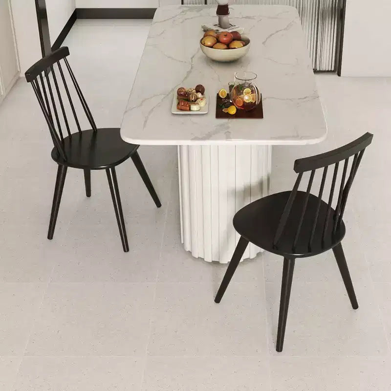 Sedie da pranzo Costway Windsor, set da 2/4 con struttura in legno di gomma e schienale alto a fuso per la casa
