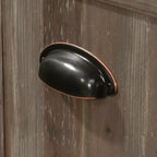 Mobiletto decorativo in legno GDFStudio Carter con ante e ripiani regolabili