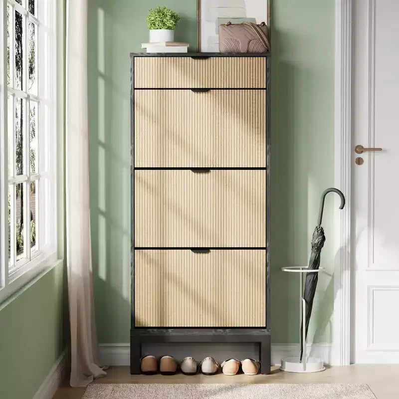 Scarpiera scanalata con 3 ante a ribalta e 1 cassetto, organizer per scarpe in legno autoportante nascosto con ripiani regolabili