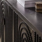 GDFStudio Credenza moderna con borchie da 150 cm con 4 ante e 2 ripiani regolabili