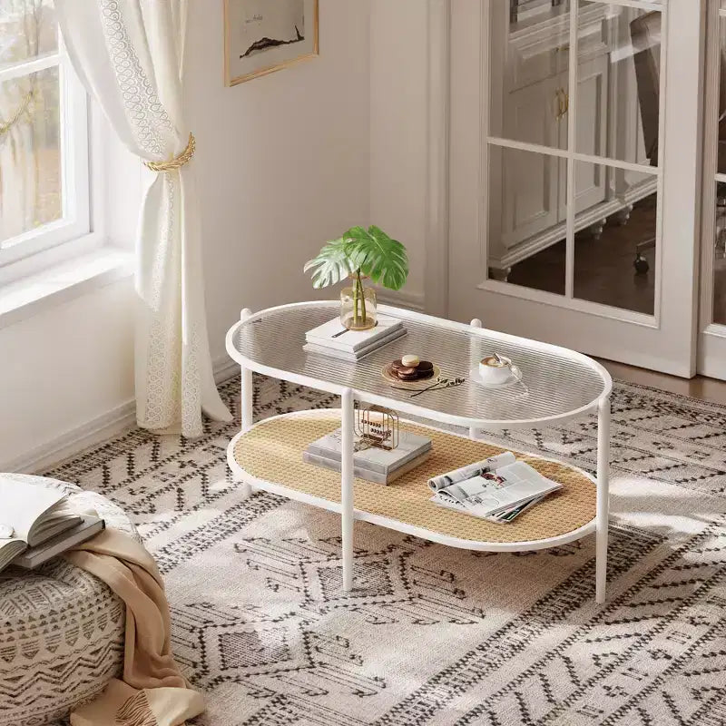 Tavolino da caffè bohémien in rattan con piano in vetro, tavolino da centro ovale a 2 livelli con struttura in metallo e ripiano portaoggetti, tavolino da tè rustico da fattoria per soggiorno