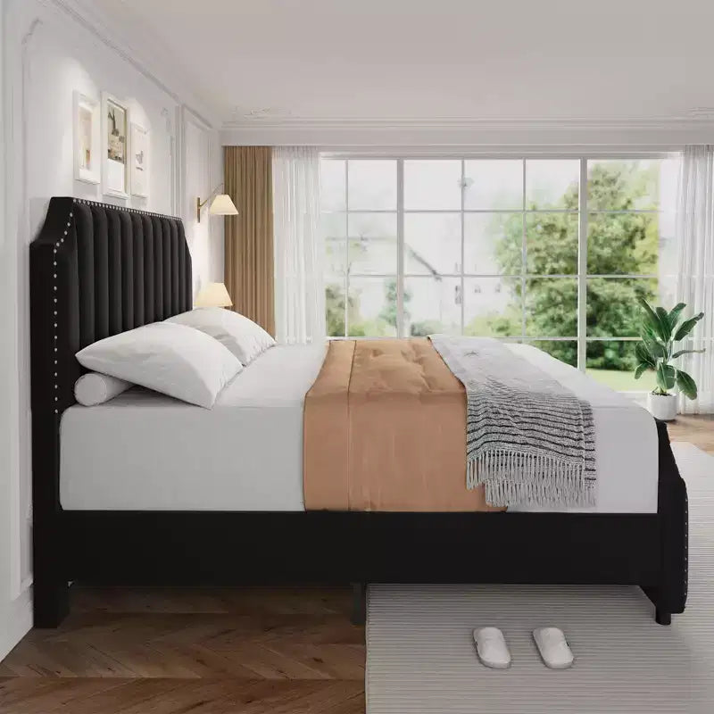 Struttura letto King Size, Struttura letto a piattaforma con testiera imbottita in velluto da 50.2'', Decorazione con rivetti, Robuste doghe in legno, Non richiede molle, Nero