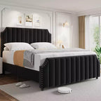 Struttura letto King Size, Struttura letto a piattaforma con testiera imbottita in velluto da 50.2'', Decorazione con rivetti, Robuste doghe in legno, Non richiede molle, Nero
