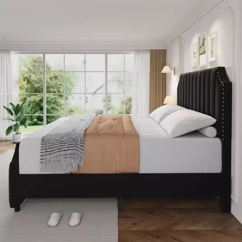 Struttura letto King Size, Struttura letto a piattaforma con testiera imbottita in velluto da 50.2'', Decorazione con rivetti, Robuste doghe in legno, Non richiede molle, Nero
