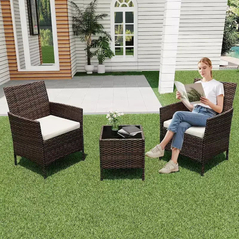 COZONY Set da 3 pezzi per patio esterno, 2 sedie in vimini di PE con tavolo da caffè in vetro e cuscino spesso per balcone, piscina, portico, cortile