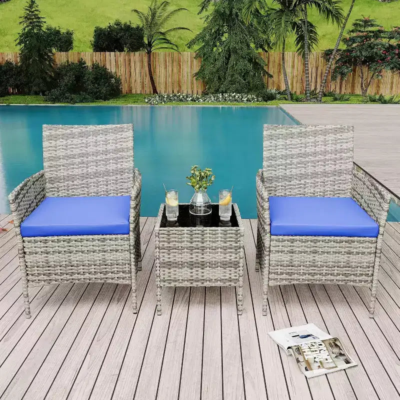 COZONY Set da 3 pezzi per patio esterno, 2 sedie in vimini di PE con tavolo da caffè in vetro e cuscino spesso per balcone, piscina, portico, cortile