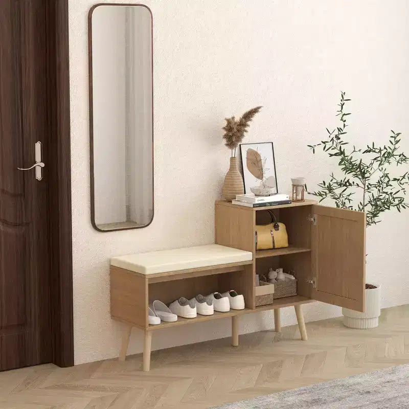 TUYOHW Panca scarpiera in rattan sintetico stile Boho con ripiano e 1 anta, moderna panca contenitore da ingresso con cuscino rimovibile per corridoio e camera da letto, naturale