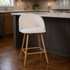 HomeRoots Set di due sedie da bar girevoli da 27 pollici beige e rovere in tessuto e metallo altezza bancone