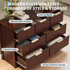 Cassettiera scanalata a 7 cassetti per camera da letto - Cassettiera in legno larga 120 cm con maniglie in metallo, organizer moderno e mobile TV con console multimediale