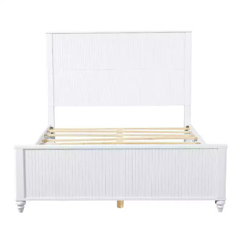 Struttura Letto a Piattaforma Queen/King Size con Testiera e Pediera, Pannelli Scanalati, Noce/Bianco - ModernLuxe