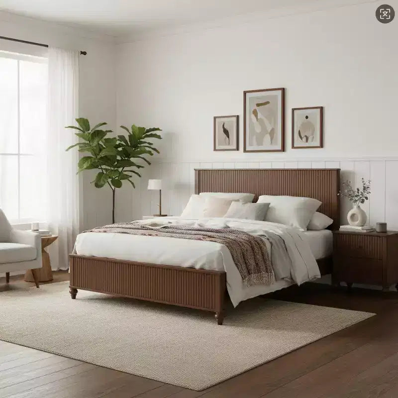 Struttura Letto a Piattaforma Queen/King Size con Testiera e Pediera, Pannelli Scanalati, Noce/Bianco - ModernLuxe