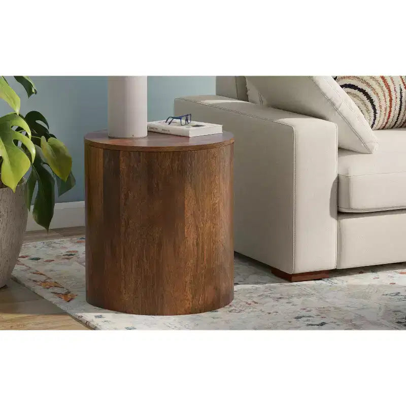 Tavolino contemporaneo Hillmount da 50 cm in legno massello di mango