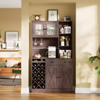Mobile da Bar Caffè con Presa di Corrente e Raffinate Ante a Grana di Legno, Credenza Buffet con Portabottiglie per Vino