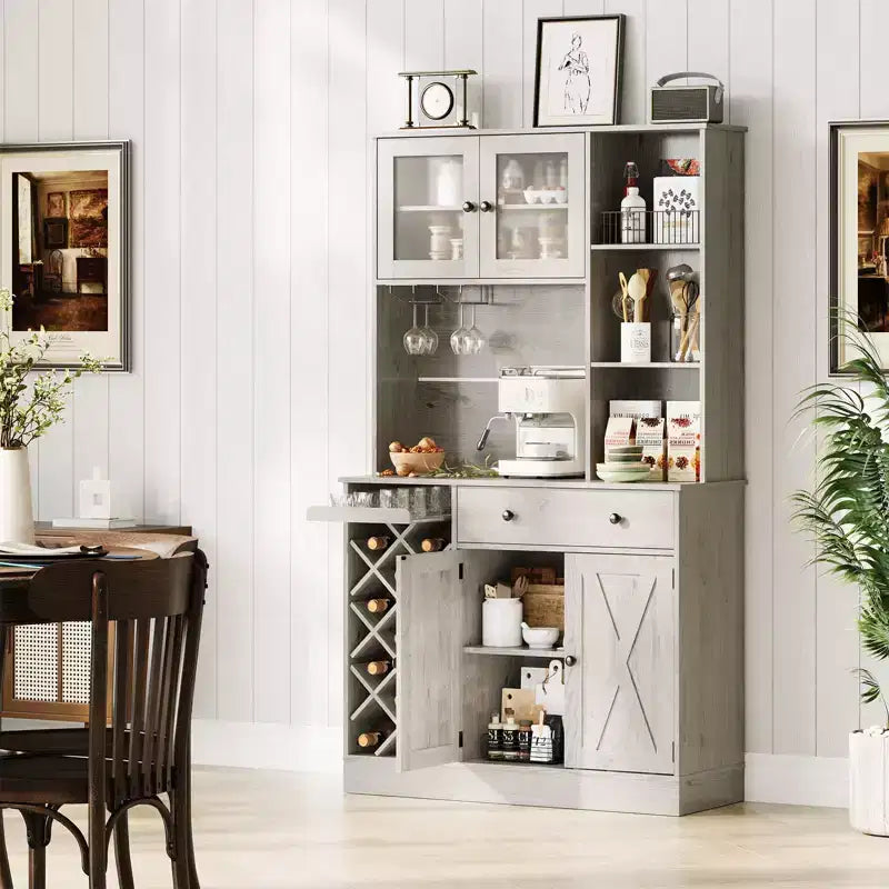 Mobile da Bar Caffè con Presa di Corrente e Raffinate Ante a Grana di Legno, Credenza Buffet con Portabottiglie per Vino