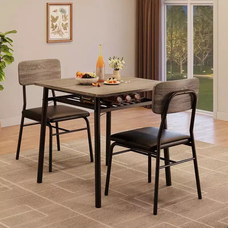 Set da pranzo a 3 pezzi per 2 persone - Tavolo compatto con ripiano portaoggetti e 2 sedie imbottite, piano effetto legno grigio e gambe in metallo nero per cucina o soggiorno