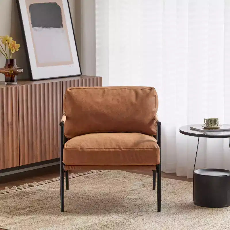 Poltrona moderna da 70 cm con cuscini morbidi, struttura minimalista in metallo, per sedute accoglienti