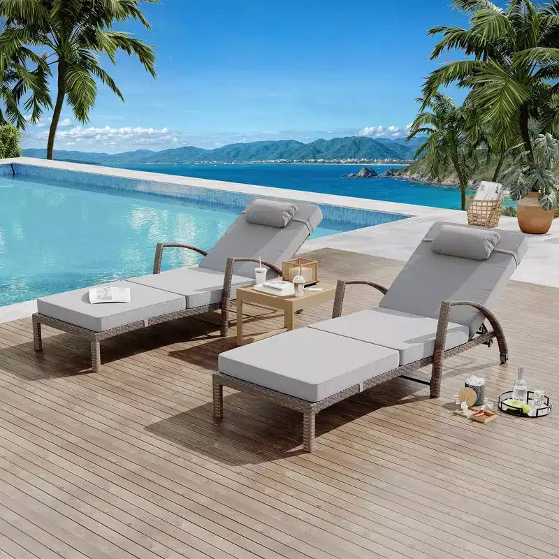 Coolmee Set di 2 Lettini Reclinabili Pieghevoli in Rattan da Esterno, Sdraio da Giardino con Schienale Regolabile in 5 Posizioni e Cuscino, Ideali per Patio e Piscina