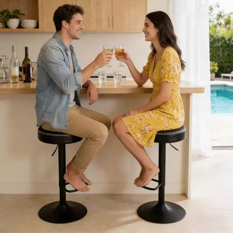 Set di 2 Sgabelli da Bar Regolabili Moderni, Rivestiti in Pelle Nera Cerata a Olio - Girevoli a 360°, Sedie Altezza Bancone, Perfetti per Cucina, Bar Domestico, Sala Relax