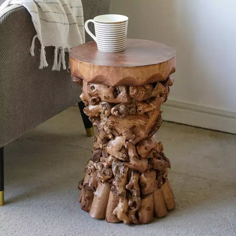 Table d'appoint GDFStudio Zoe style ferme en bois de mûrier et de paulownia avec base en racine d'arbre organique