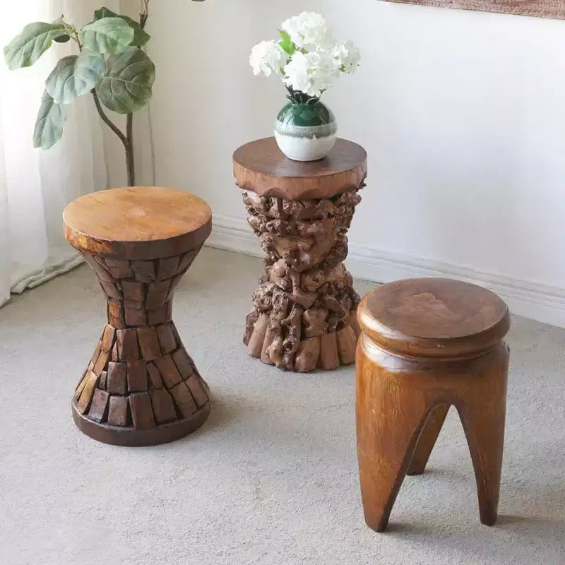 Table d'appoint GDFStudio Zoe style ferme en bois de mûrier et de paulownia avec base en racine d'arbre organique