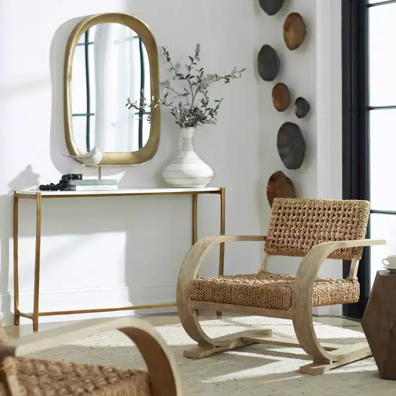 Specchio da parete ad arco Uttermost Bradano in ottone antico 23 3/4 x 35 1/2
