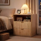 Comodino scanalato con stazione di ricarica, tavolino d'appoggio da 58 cm con 2 cassetti, comodini rustici, comò in legno per camera da letto, soggiorno, cabina armadio