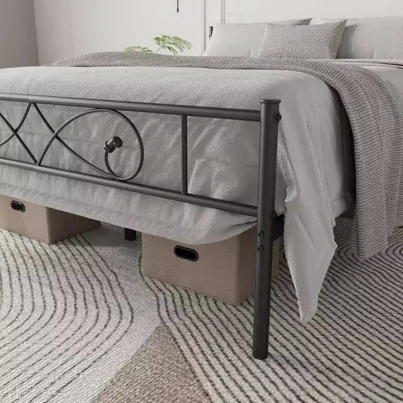 Struttura Letto a Piattaforma Matrimoniale Francese in Metallo con Testiera e Pediera Design a Pugno, Contenitore Sottoletto
