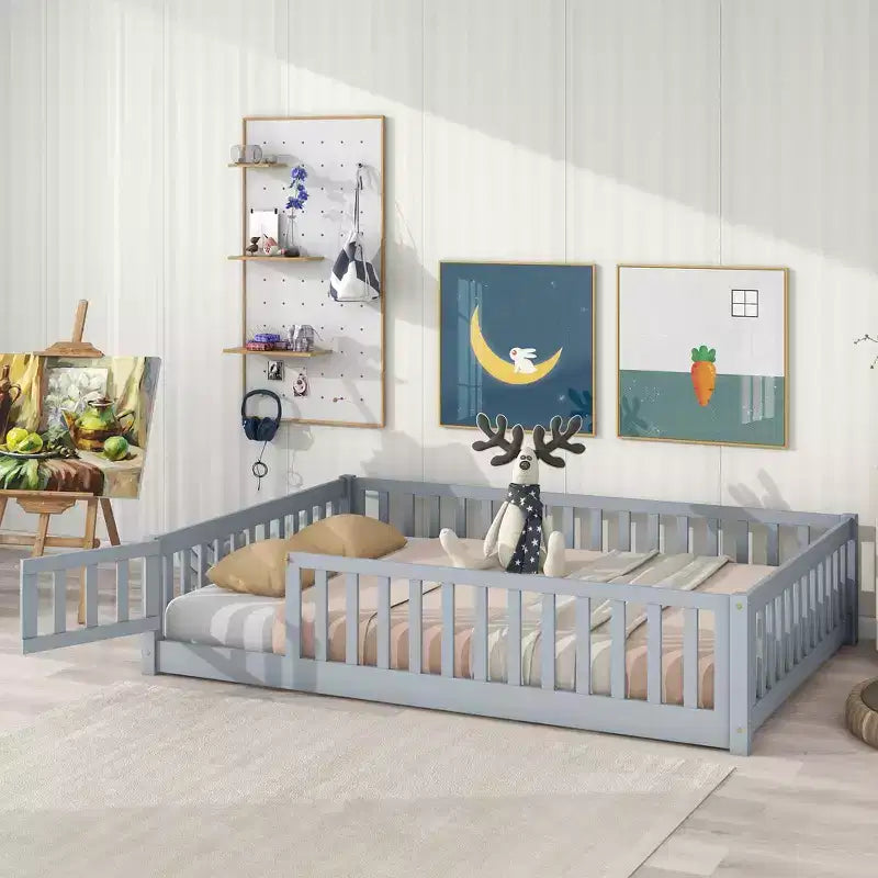 Bellemave Letto a Terra Montessori Completo con Recinzione e Porta, Struttura Bassa in Legno per Bambini con Sponde di Protezione, Legno Massello di Gomma, Facile da Montare