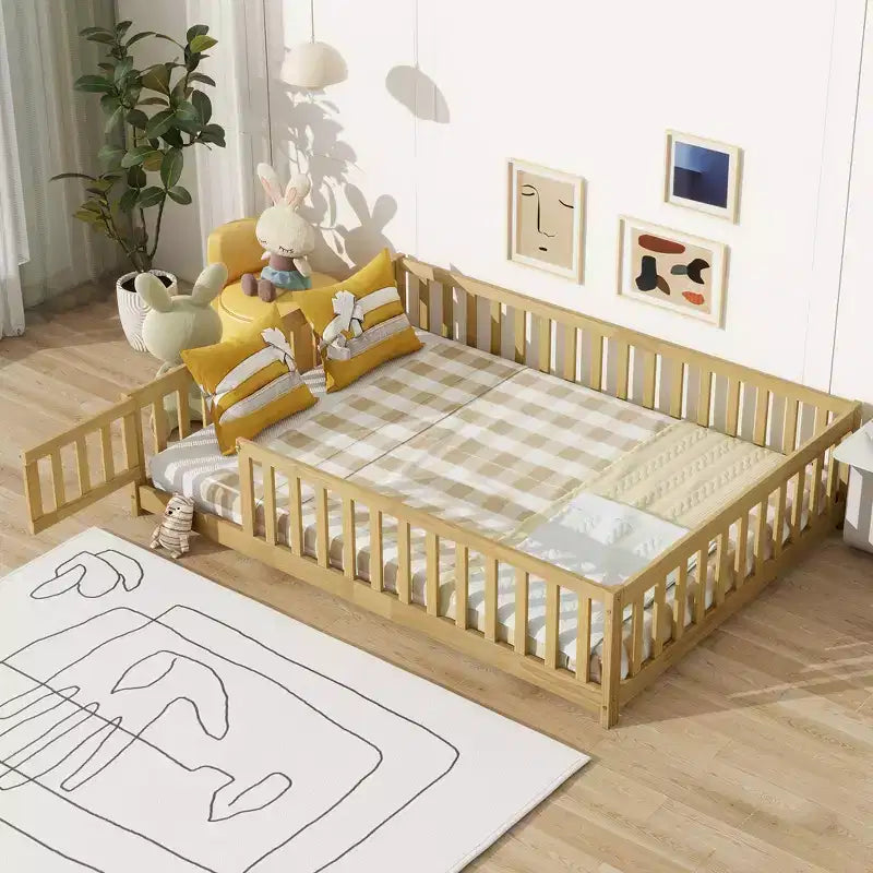 Bellemave Letto a Terra Montessori Completo con Recinzione e Porta, Struttura Bassa in Legno per Bambini con Sponde di Protezione, Legno Massello di Gomma, Facile da Montare