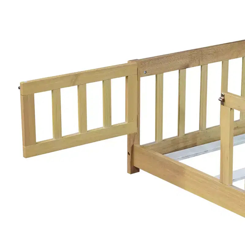 Bellemave Letto a Terra Montessori Completo con Recinzione e Porta, Struttura Bassa in Legno per Bambini con Sponde di Protezione, Legno Massello di Gomma, Facile da Montare