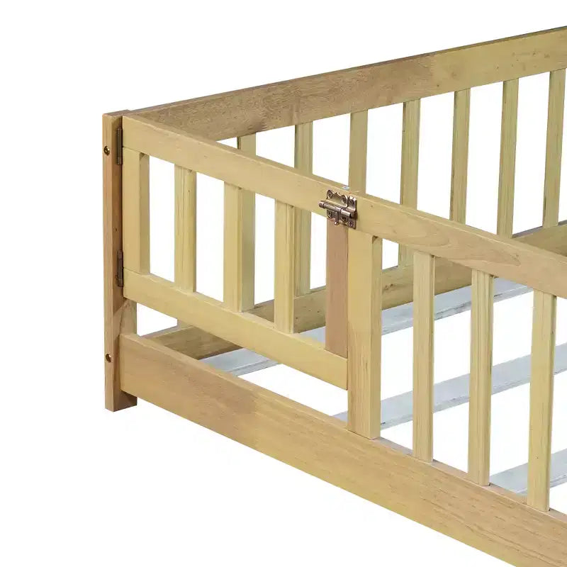 Bellemave Letto a Terra Montessori Completo con Recinzione e Porta, Struttura Bassa in Legno per Bambini con Sponde di Protezione, Legno Massello di Gomma, Facile da Montare