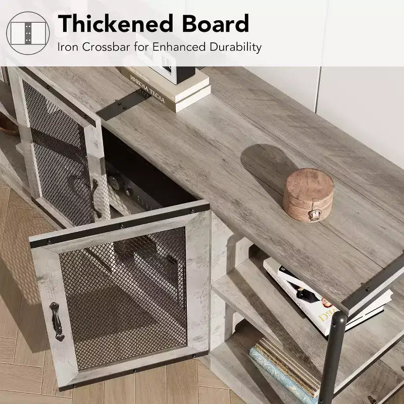 Mobile TV industriale per televisori fino a 65''/75'', Porta TV rustico con armadietto a doppia anta a rete e ripiani aperti, Consolle multimediale per soggiorno