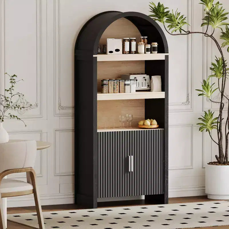 Dispensa alta ad arco Garvee 71, libreria ad arco a 5 ripiani con ante, armadio ad arco in legno con ripiano regolabile per sala da pranzo e soggiorno