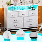 Comò a 7 cassetti, Comò in legno con luci a LED e stazione di ricarica, Cassettiera con grande capacità di archiviazione per camera da letto, soggiorno, corridoio