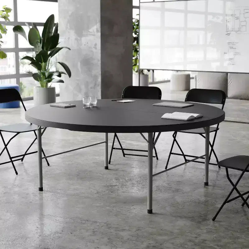Tavolo pieghevole rotondo in plastica bi-fold Flash Furniture da 5,89 piedi per banchetti ed eventi con maniglia per il trasporto
