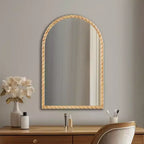 Specchio decorativo da parete ad arco 24 x 36 con cornice in legno di caucciù elegantemente intrecciato, tocco moderno per camera da letto, bagno, soggiorno-Panipeachy