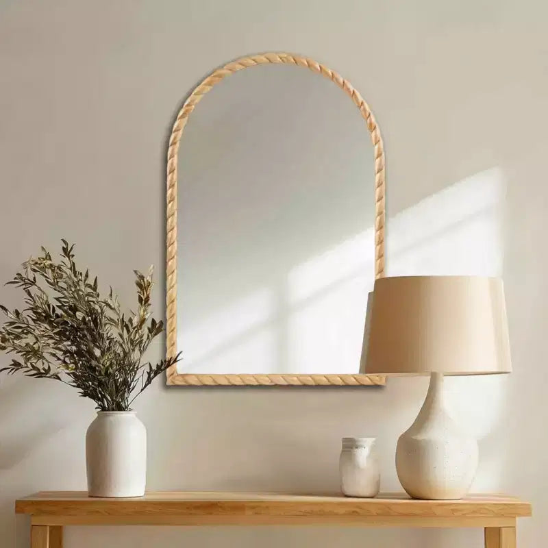 Specchio decorativo da parete ad arco 24 x 36 con cornice in legno di caucciù elegantemente intrecciato, tocco moderno per camera da letto, bagno, soggiorno-Panipeachy