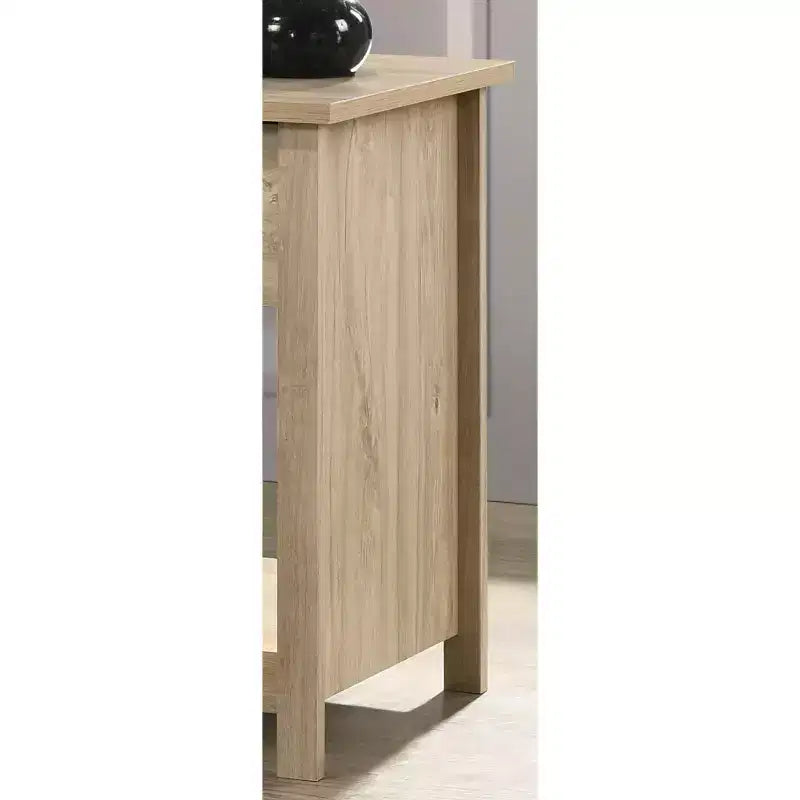 Questo comodino con 1 cassetto Celeste da 20W con finitura rovere chiaro combina lo stile contemporaneo con soluzioni di archiviazione intelligenti, creando uno spazio.