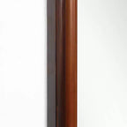 Specchio da parete rettangolare arrotondato moderno LuxenHome con cornice in legno di pino, 43,3 A x 23,62 L, grande specchio decorativo con cornice in legno marrone