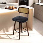 Sgabelli da bar girevoli a 360° in rattan ad altezza bancone con cuscino in PU