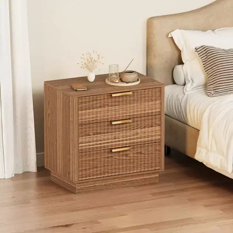Comodino in Legno Scanalato con 3 Grandi Cassetti, Tavolino da Notte Moderno di Metà Secolo, Tavolino d'Appoggio Indipendente per Camera da Letto e Soggiorno