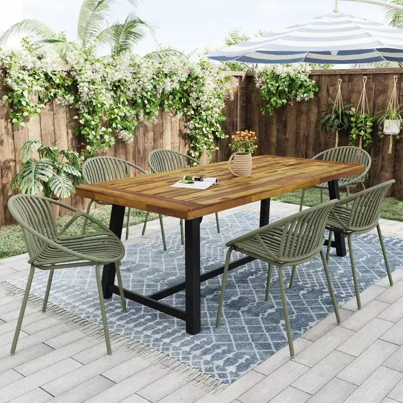 Set da pranzo moderno da esterno da 7 pezzi con sedie impilabili e tavolo in legno di acacia