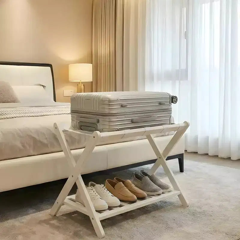 Portavaligie Pieghevole in Bambù per Camera Ospiti, Supporto Valigia con Scarpiera e Cinghie Robuste, Capacità 68 kg, Ideale per Camera da Letto/Hotel