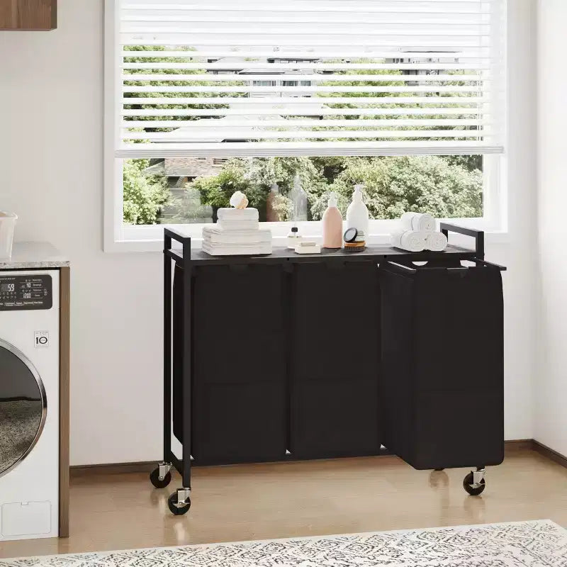 Portabiancheria con Ruote e Sacchi Rimovibili, Carrello Portabiancheria a 3 Scomparti con Ripiano per Camera da Letto Bagno Dormitorio, Cesto Portabiancheria Salvaspazio