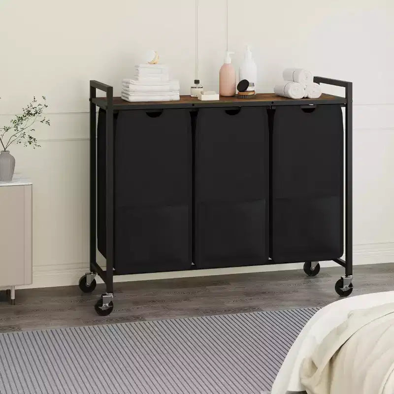 Portabiancheria con Ruote e Sacchi Rimovibili, Carrello Portabiancheria a 3 Scomparti con Ripiano per Camera da Letto Bagno Dormitorio, Cesto Portabiancheria Salvaspazio