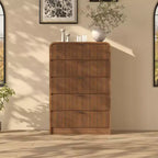 Cassettiera Alta a 5 Cassetti Scanalati con Bordi Arrotondati, Comò Moderno in Legno di Noce, Mobile Contenitore Autoportante per Camera da Letto e Soggiorno