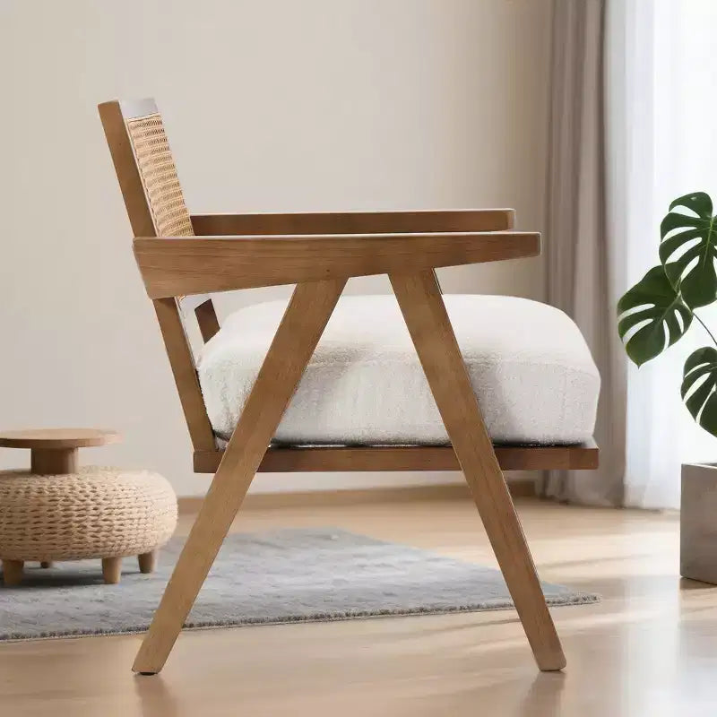 Poltrona rustica con finiture in legno, sedia da divano moderna di metà secolo con robuste gambe in legno, schienale in rattan per camera da letto e soggiorno