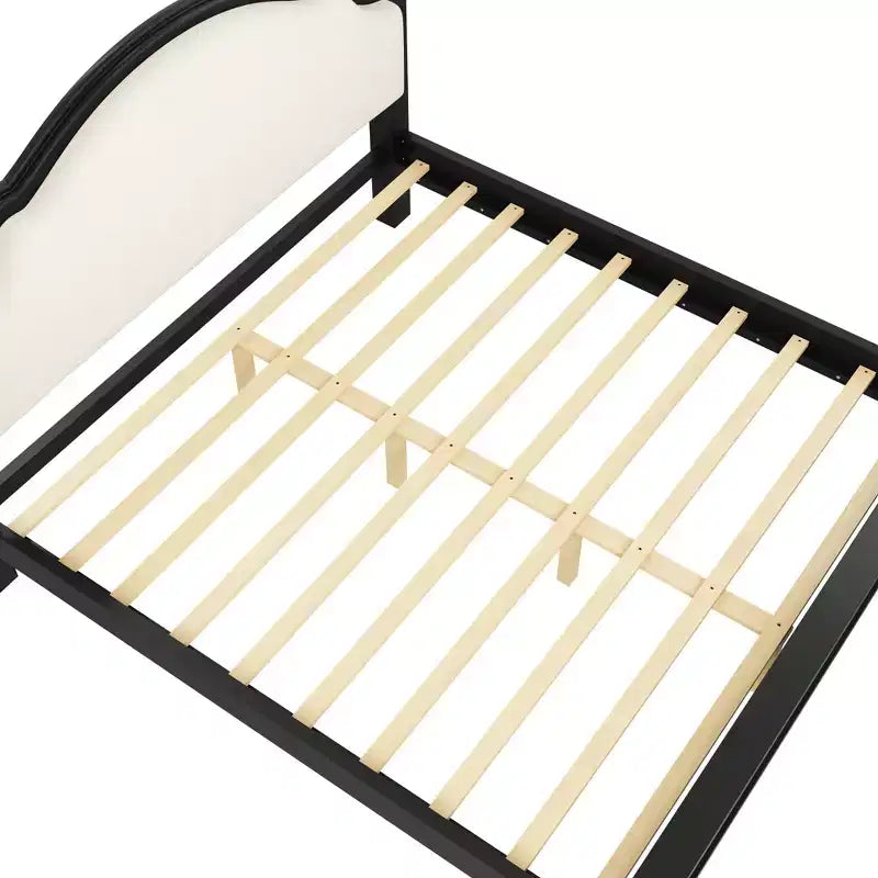 Letto a piattaforma in legno Polibi con testiera imbottita