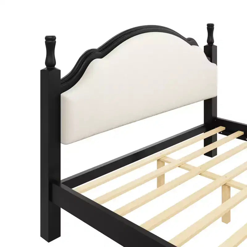 Letto a piattaforma in legno Polibi con testiera imbottita