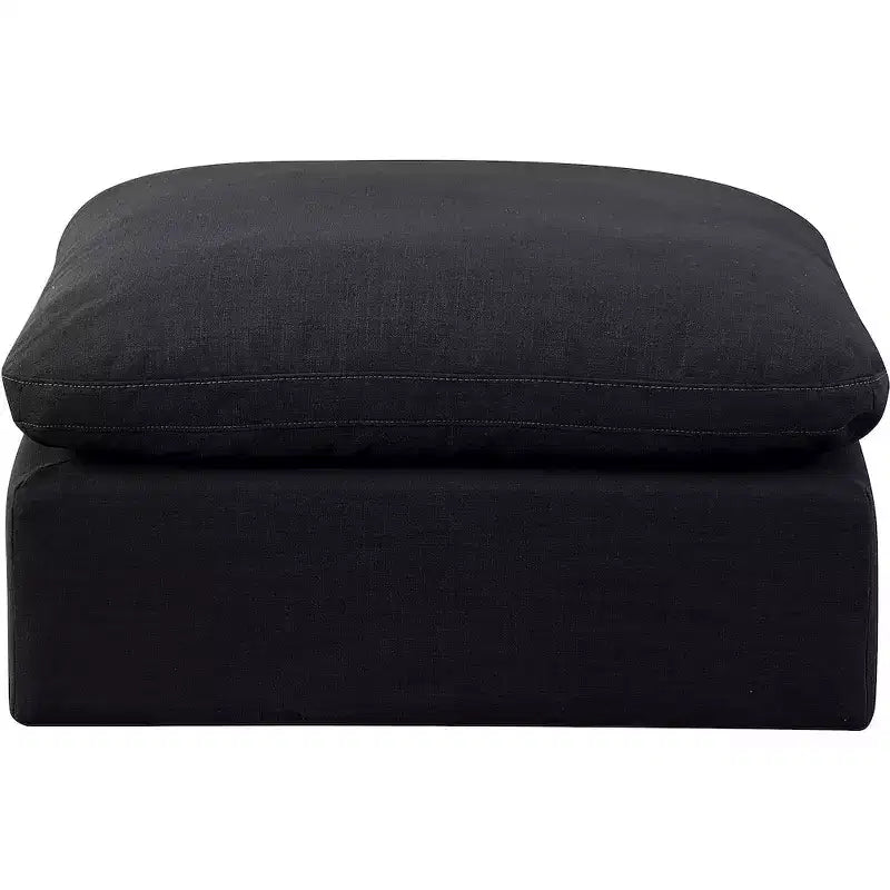 Pouf Indulge in velluto di Meridian Furniture
